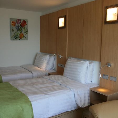 Gunsan Apple Tree Hotel Bagian luar foto