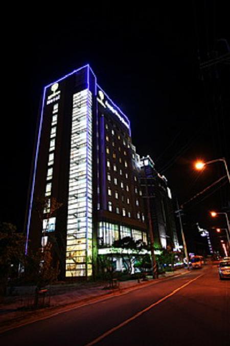Gunsan Apple Tree Hotel Bagian luar foto