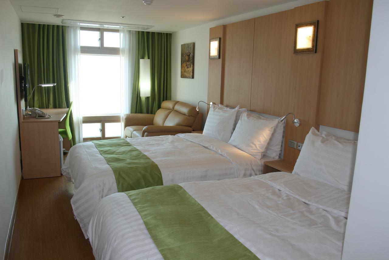 Gunsan Apple Tree Hotel Bagian luar foto