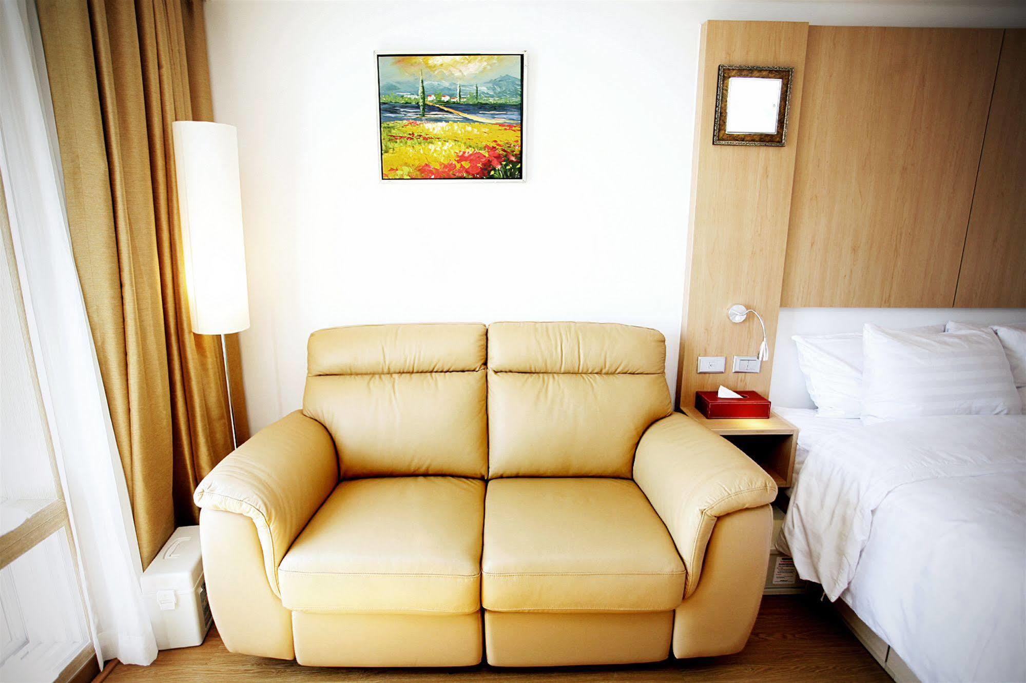 Gunsan Apple Tree Hotel Bagian luar foto