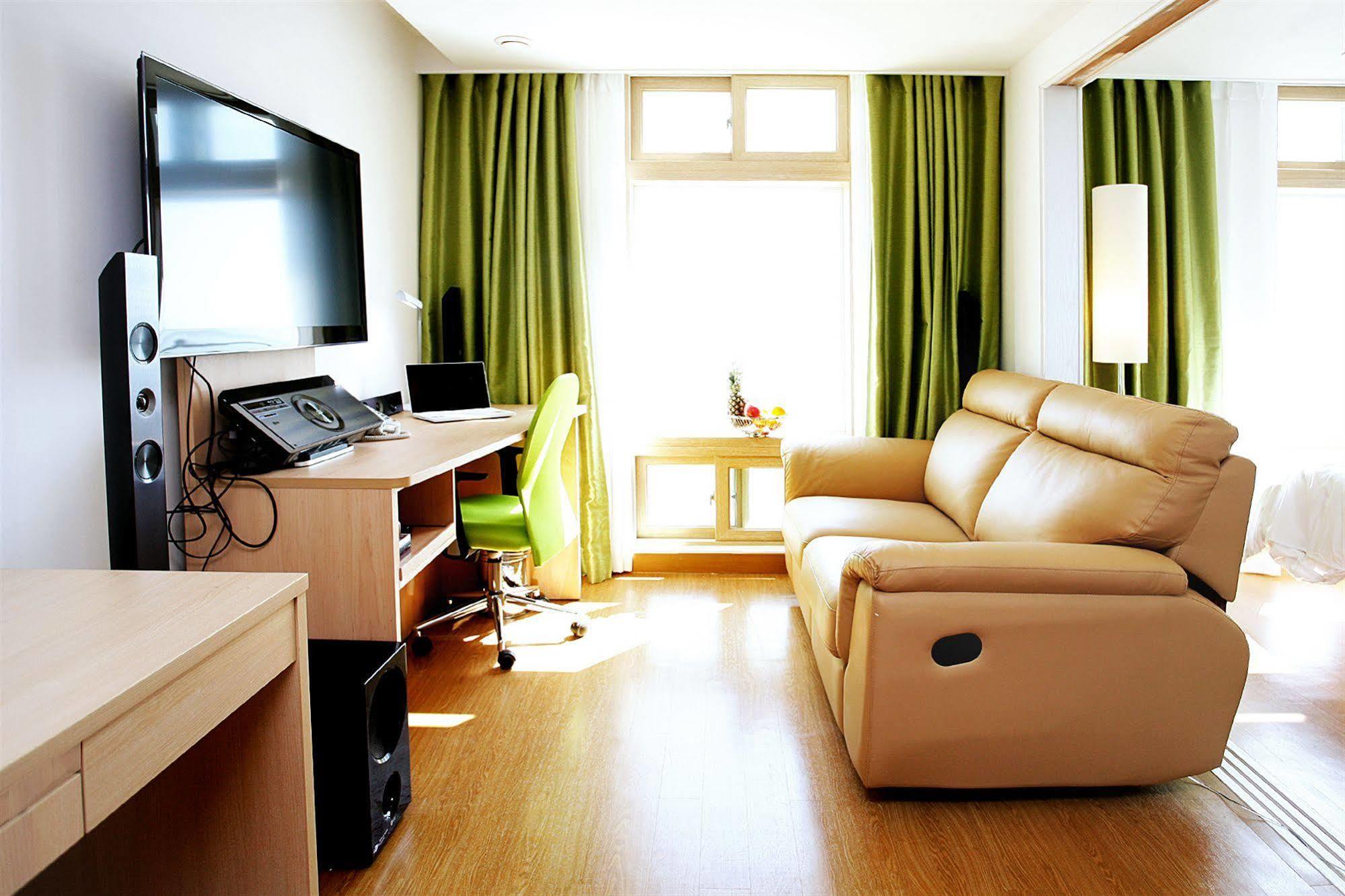 Gunsan Apple Tree Hotel Bagian luar foto