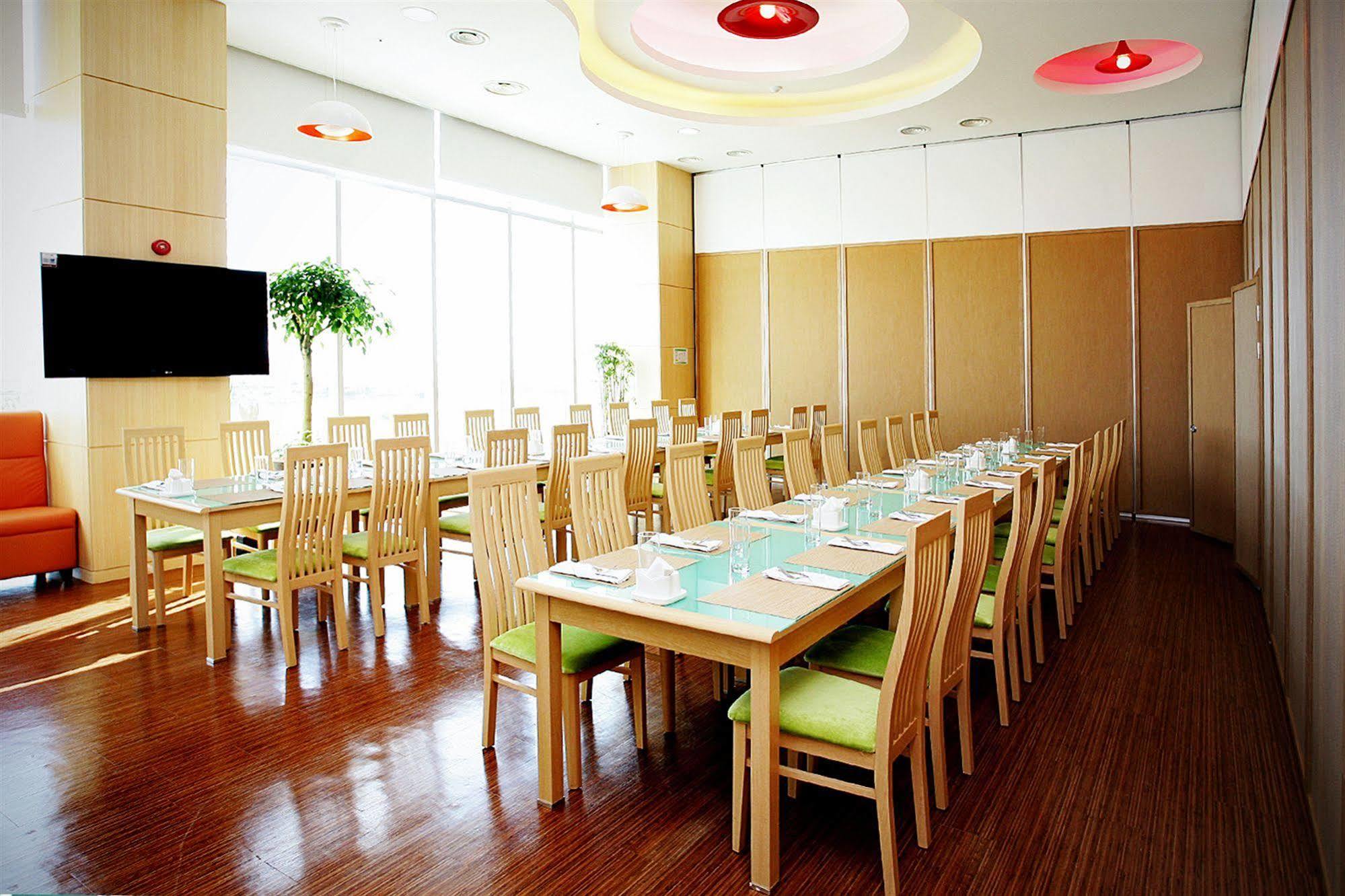 Gunsan Apple Tree Hotel Bagian luar foto