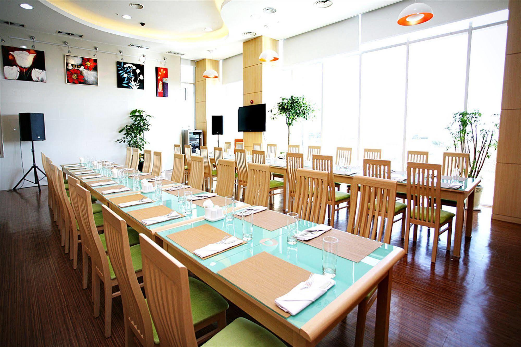 Gunsan Apple Tree Hotel Bagian luar foto